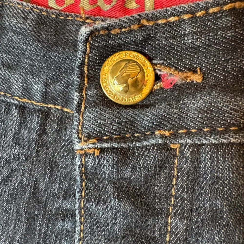 Crown Holder Embroidered Dark Wash Jeans‎ Size 38 Crest & Royal Embellishments